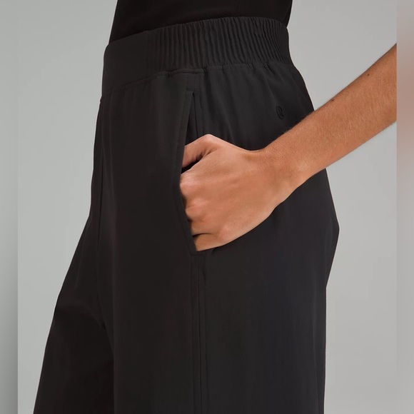 lululemon Stretch Woven High-Rise Wide Leg Pant, Sz. 6, black - Picture 4 of 10